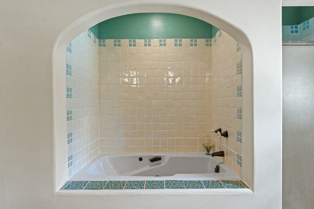 7208 Old Santa Fe Trail, Santa Fe, NM 87505