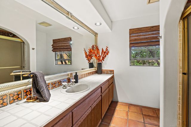 7208 Old Santa Fe Trail, Santa Fe, NM 87505