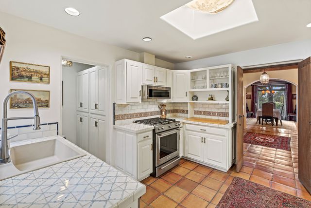 7208 Old Santa Fe Trail, Santa Fe, NM 87505