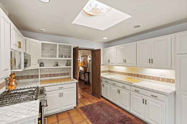 7208 Old Santa Fe Trail, Santa Fe, NM 87505