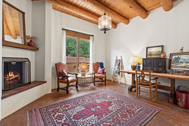 7208 Old Santa Fe Trail, Santa Fe, NM 87505