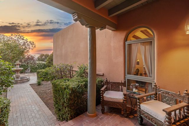 7208 Old Santa Fe Trail, Santa Fe, NM 87505
