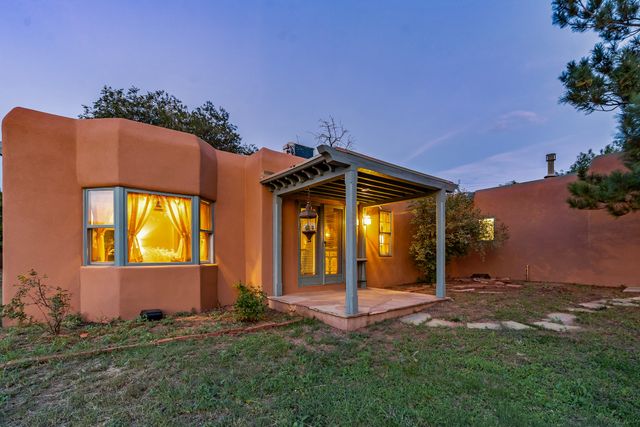 7208 Old Santa Fe Trail, Santa Fe, NM 87505