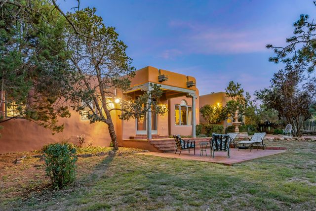 7208 Old Santa Fe Trail, Santa Fe, NM 87505