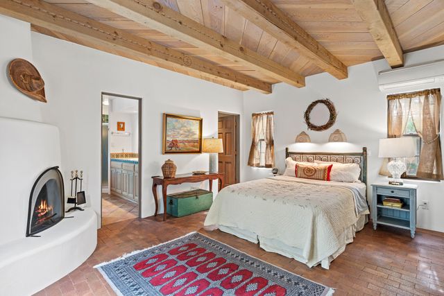 7208 Old Santa Fe Trail, Santa Fe, NM 87505