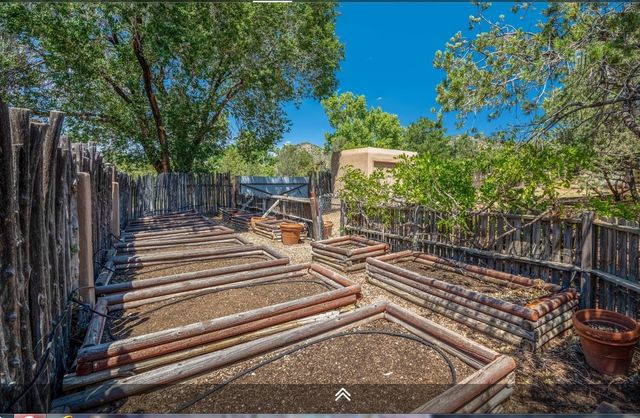 7208 Old Santa Fe Trail, Santa Fe, NM 87505