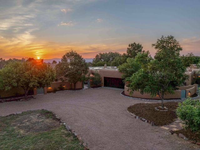 7208 Old Santa Fe Trail, Santa Fe, NM 87505