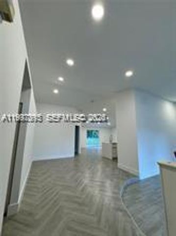 427 SW 169th Ter, Weston, FL 33326