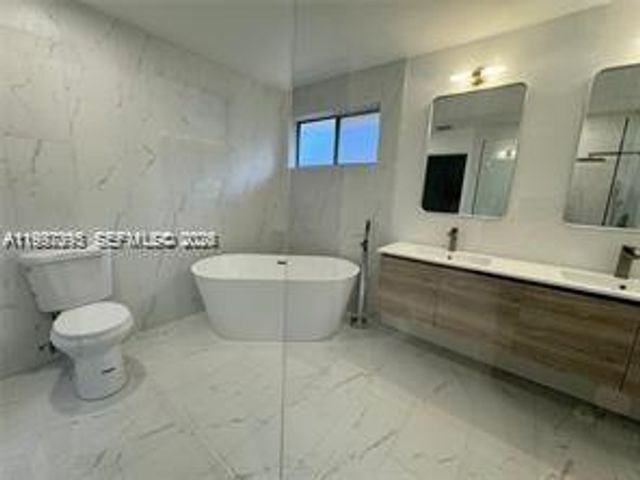 427 SW 169th Ter, Weston, FL 33326