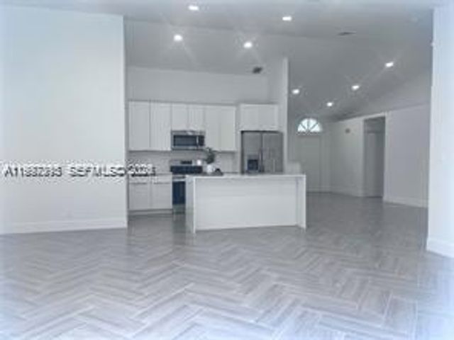 427 SW 169th Ter, Weston, FL 33326