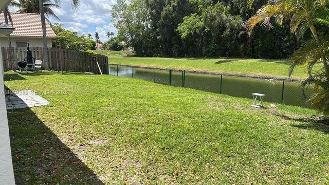 427 SW 169th Ter, Weston, FL 33326