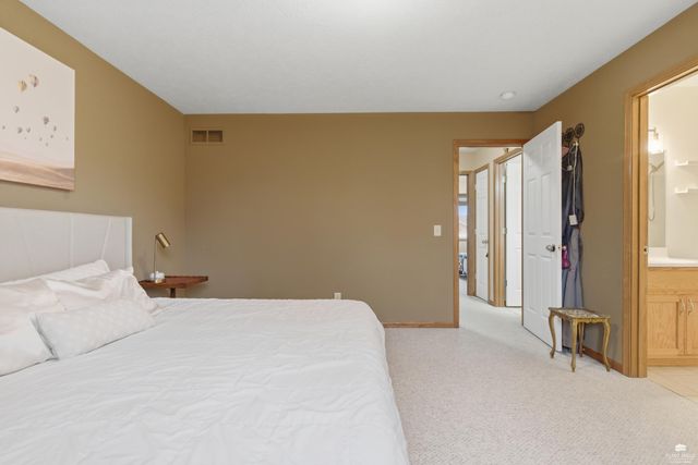 4472 Periwinkle Drive, Manhattan, KS 66502