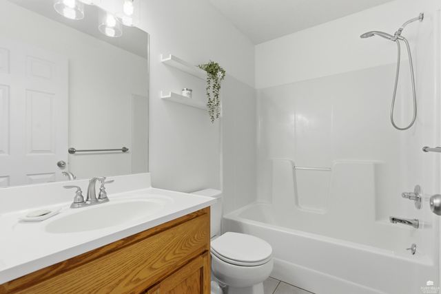 4472 Periwinkle Drive, Manhattan, KS 66502