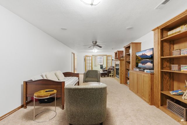 4472 Periwinkle Drive, Manhattan, KS 66502