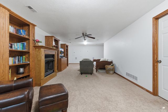 4472 Periwinkle Drive, Manhattan, KS 66502