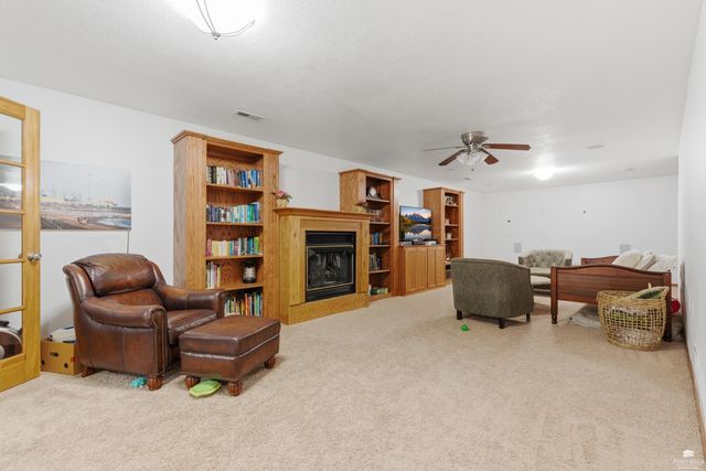 4472 Periwinkle Drive, Manhattan, KS 66502