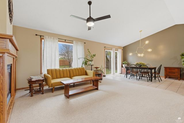 4472 Periwinkle Drive, Manhattan, KS 66502