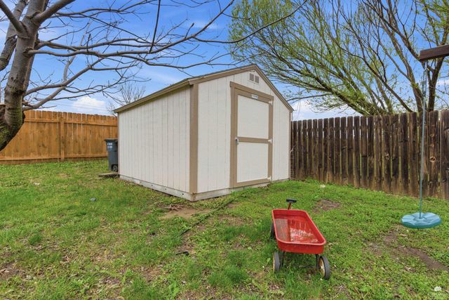 4472 Periwinkle Drive, Manhattan, KS 66502