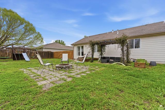 4472 Periwinkle Drive, Manhattan, KS 66502