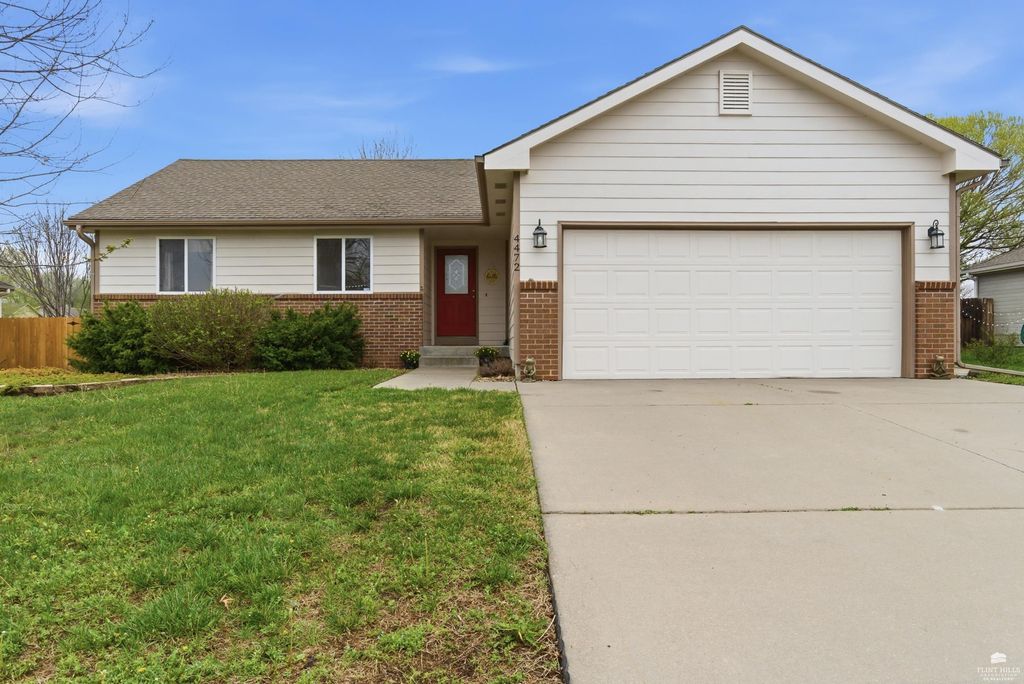 4472 Periwinkle Drive, Manhattan, KS 66502