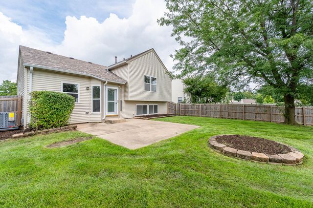636 Hamilton Lane, North Aurora, IL 60542