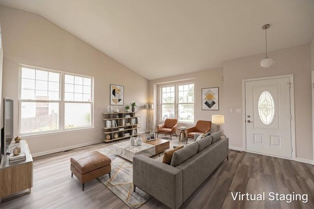 636 Hamilton Lane, North Aurora, IL 60542