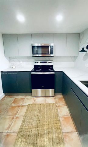 15210 SW 48th Ter G-83, Miami, FL 33185