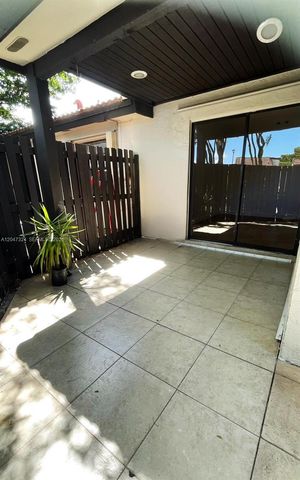15210 SW 48th Ter G-83, Miami, FL 33185