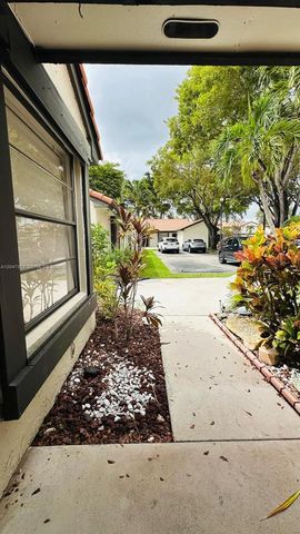 15210 SW 48th Ter G-83, Miami, FL 33185