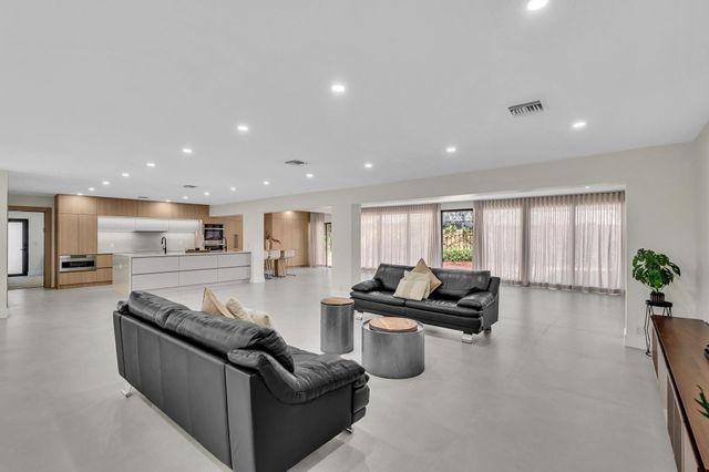 3111 N 52nd Avenue, Hollywood, FL 33021