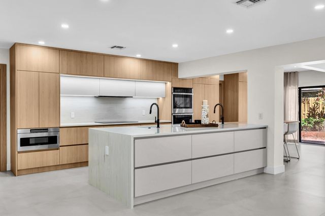 3111 N 52nd Avenue, Hollywood, FL 33021