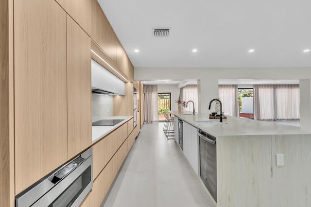 3111 N 52nd Avenue, Hollywood, FL 33021