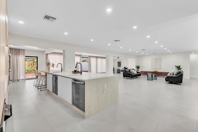 3111 N 52nd Avenue, Hollywood, FL 33021