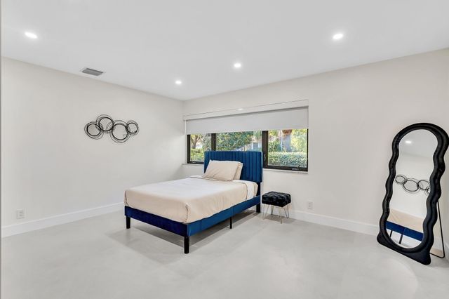 3111 N 52nd Avenue, Hollywood, FL 33021