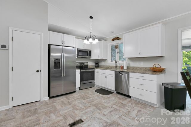 222 Sedi Lane, Brevard, NC 28712
