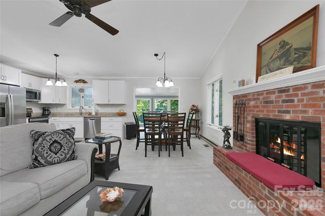 222 Sedi Lane, Brevard, NC 28712