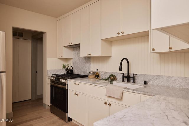 1434 Mcduff Street, Los Angeles, CA 90026