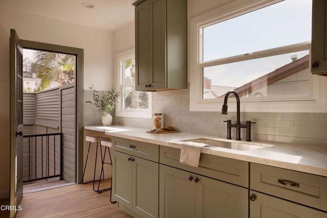 1434 Mcduff Street, Los Angeles, CA 90026