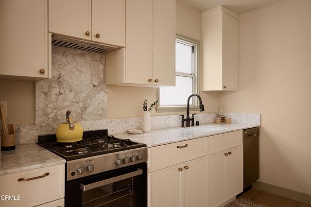 1434 Mcduff Street, Los Angeles, CA 90026