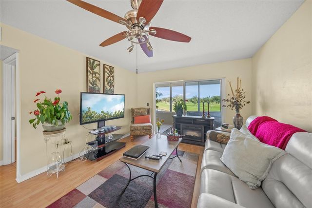 7193 W COUNTRY CLUB DRIVE N 237, Sarasota, FL 34243