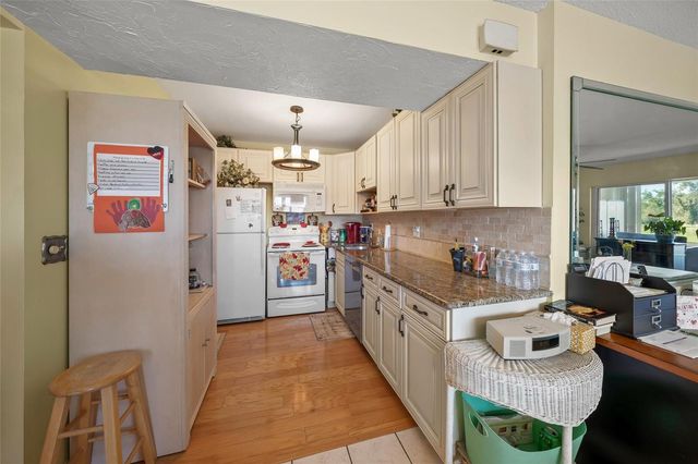 7193 W COUNTRY CLUB DRIVE N 237, Sarasota, FL 34243