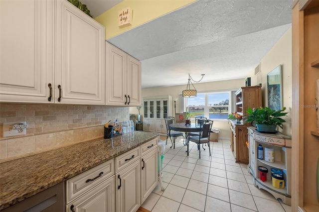7193 W COUNTRY CLUB DRIVE N 237, Sarasota, FL 34243