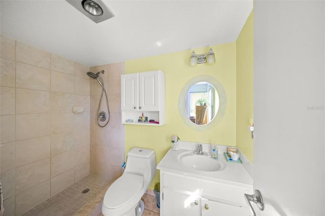 7193 W COUNTRY CLUB DRIVE N 237, Sarasota, FL 34243