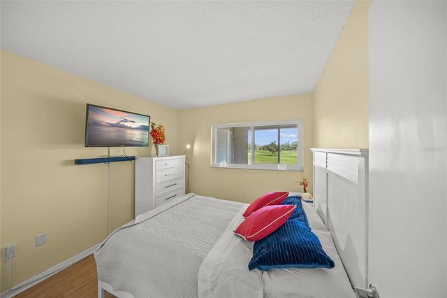 7193 W COUNTRY CLUB DRIVE N 237, Sarasota, FL 34243