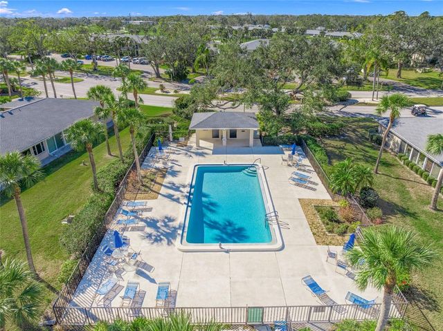 7193 W COUNTRY CLUB DRIVE N 237, Sarasota, FL 34243