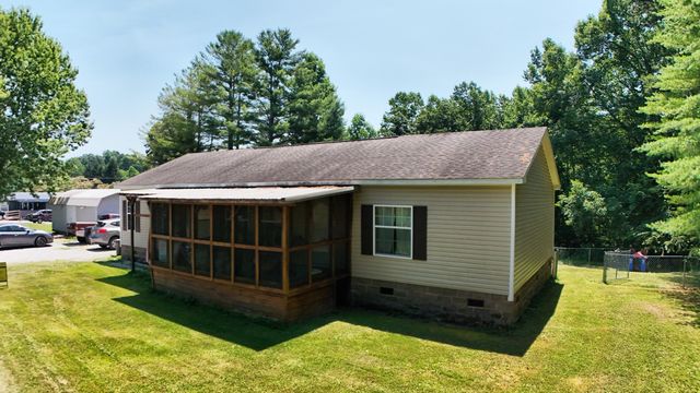 107 Ravenwood Estates, London, KY 40741