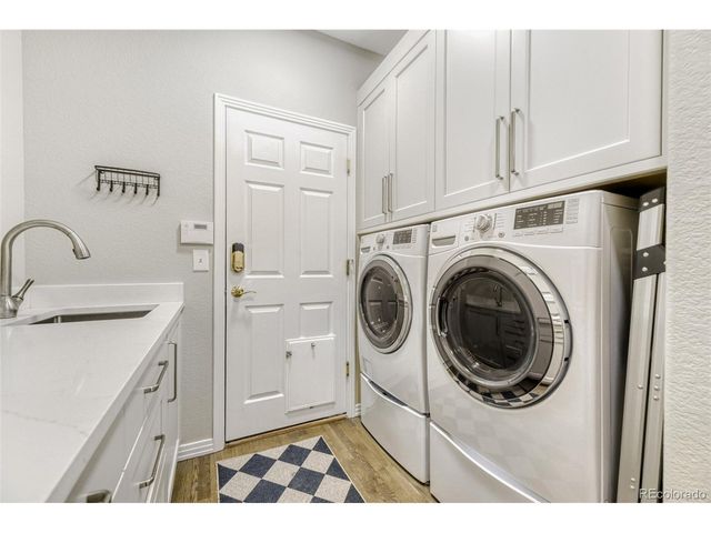 3020 S Newcombe Way, Lakewood, CO 80227