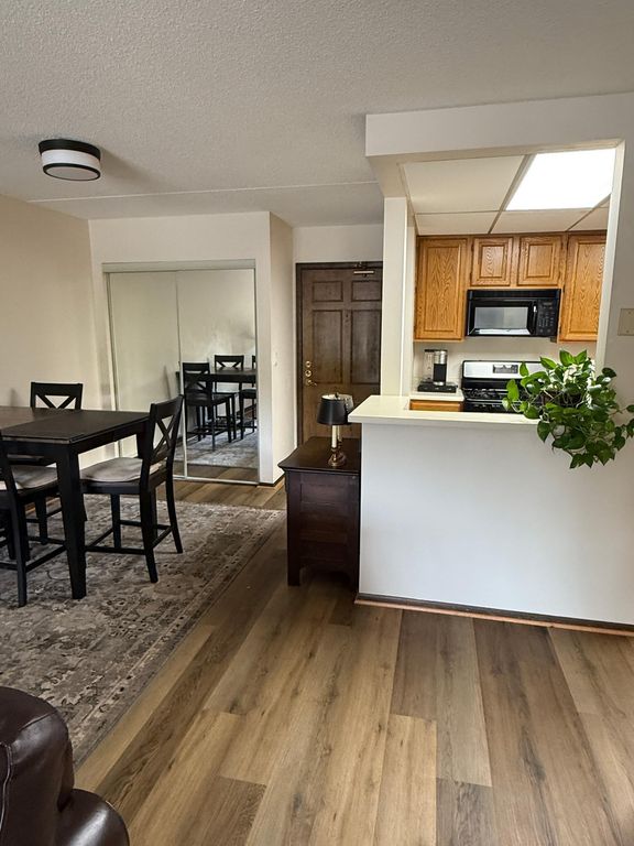 6670 Vernon Avenue S 106, Edina, MN 55436 — photo 2