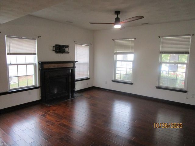 5073 Kings Grant CIR, Suffolk, VA 23434
