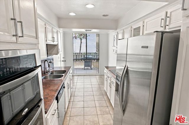 750 S Spaulding Avenue 107, Los Angeles, CA 90036